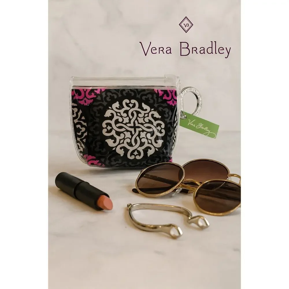 4/$20. NWT Zippity Keychain in Canterberry Magenta